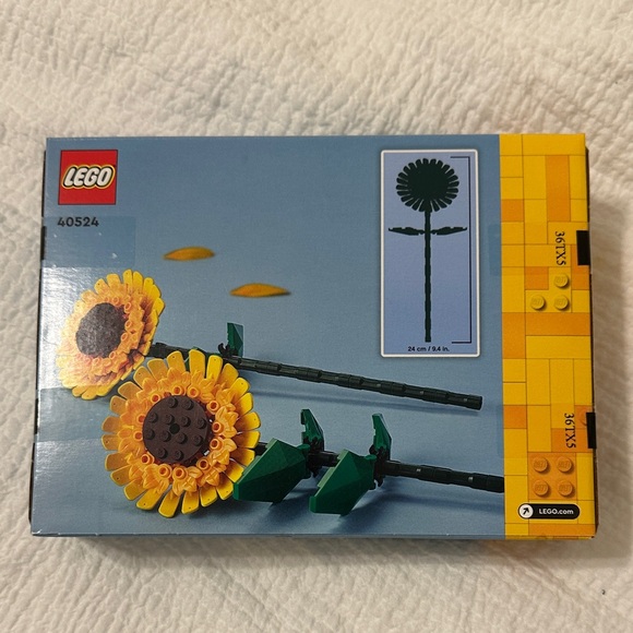 LEGO NEW Sunflower Set with Yellow and Green Pieces - Picture 2 of 2
